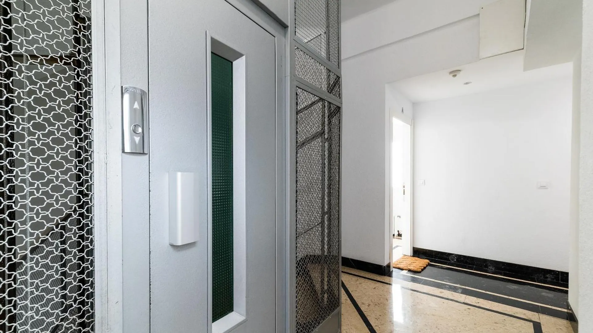 Apartamento Neptuno Atico, Con Terraza Granada