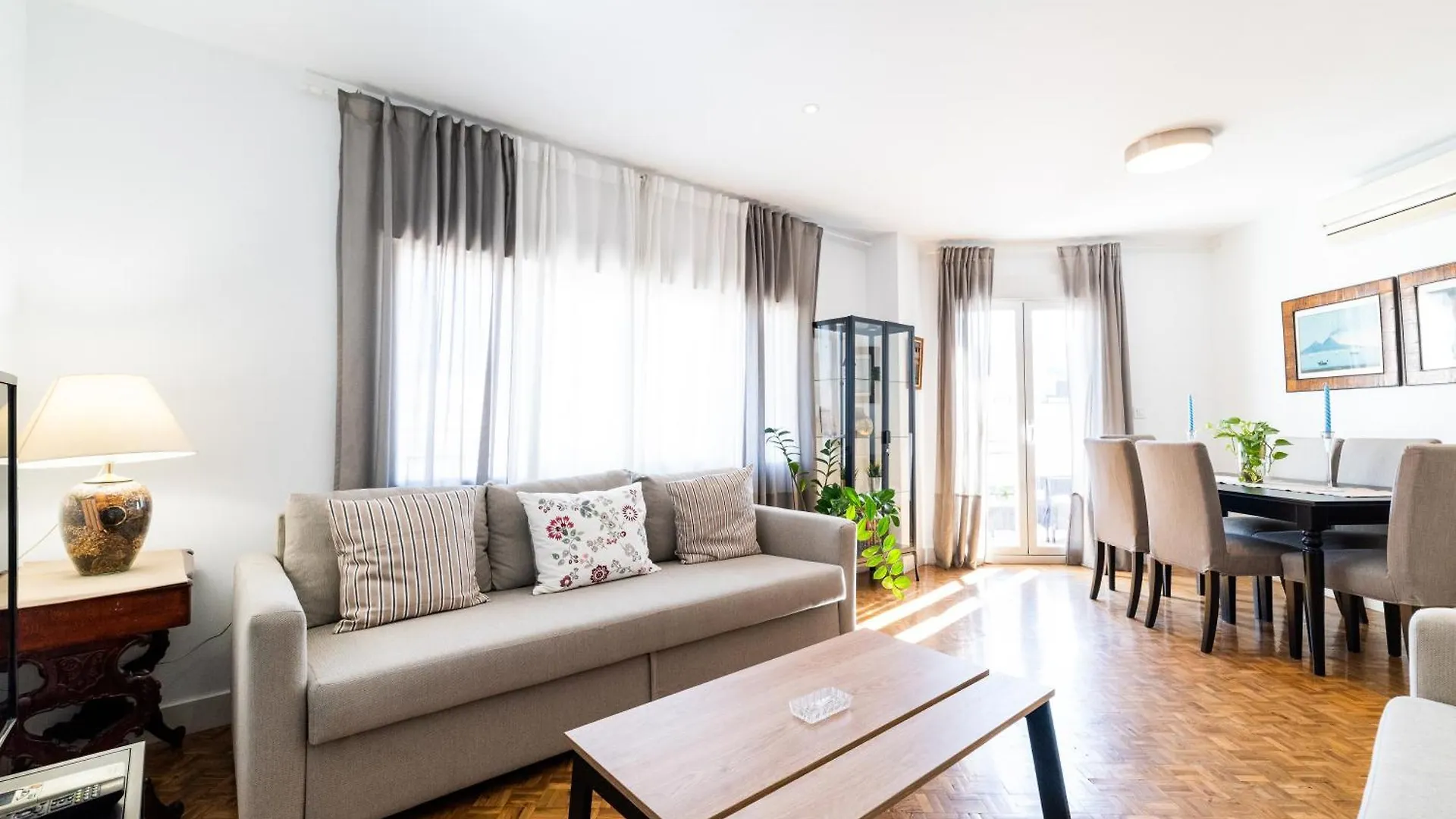 Apartamento Neptuno Atico, Con Terraza Granada